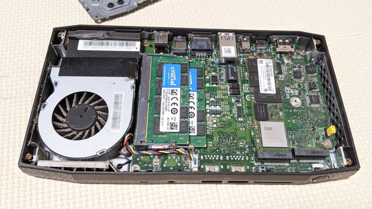 Intel NUC6i7KYK メモリ SSD付