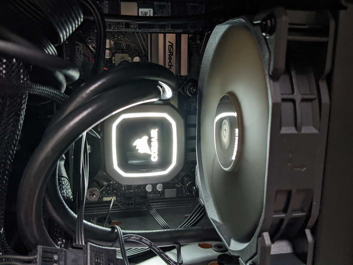 CORSAIR 簡易水冷ＣＰＵクーラー H60(2018) Amazon | Corsair H60-2018- 水冷CPUクーラー [Intel/AMD両対応
