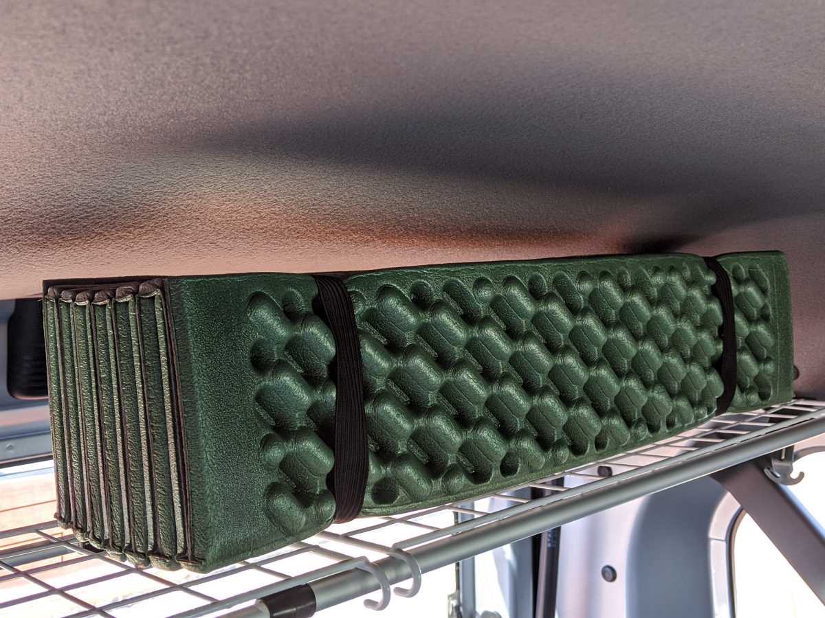 N-VAN 用ＤＩＹ ボード1枚縦目　左右リバーシブル取り付けノブボルト4個付き N-VAN 用DIY ボード1枚縦目左右リバーシブル取り付け