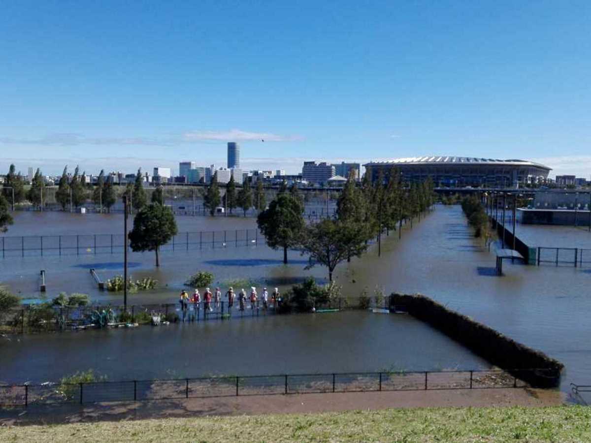 台風が過ぎ去った後の新横浜公園 Oar Style